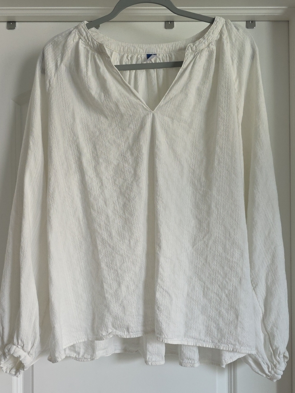 EUC Old Navy XL White Peasant Blouse - Lightweight V-Neck Long Sleeve